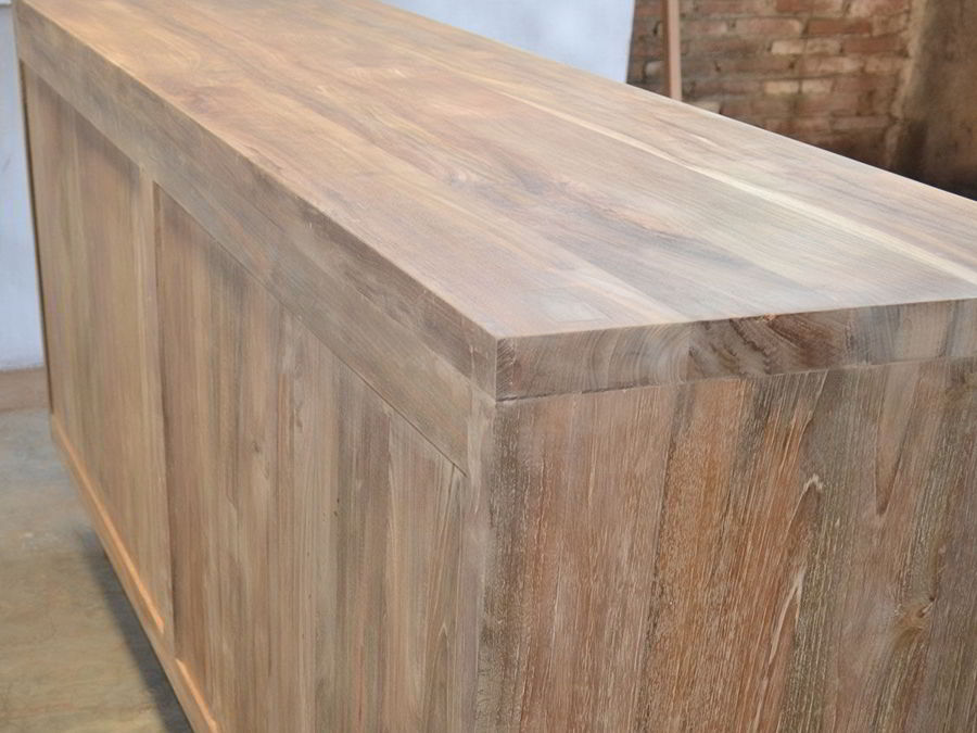 Drawers and wooden knob pulls detail