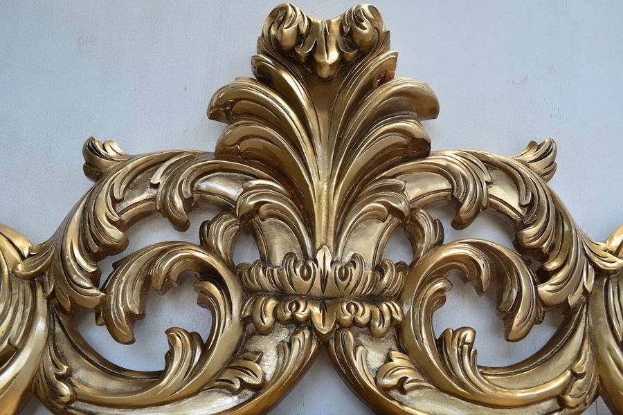 Carving detail at the crest
