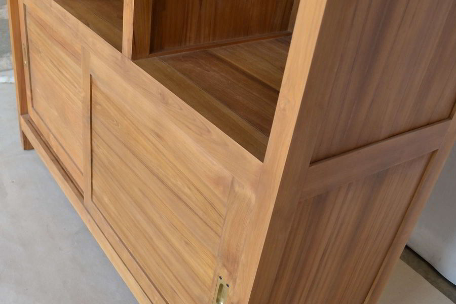 Sliding doors detailed view